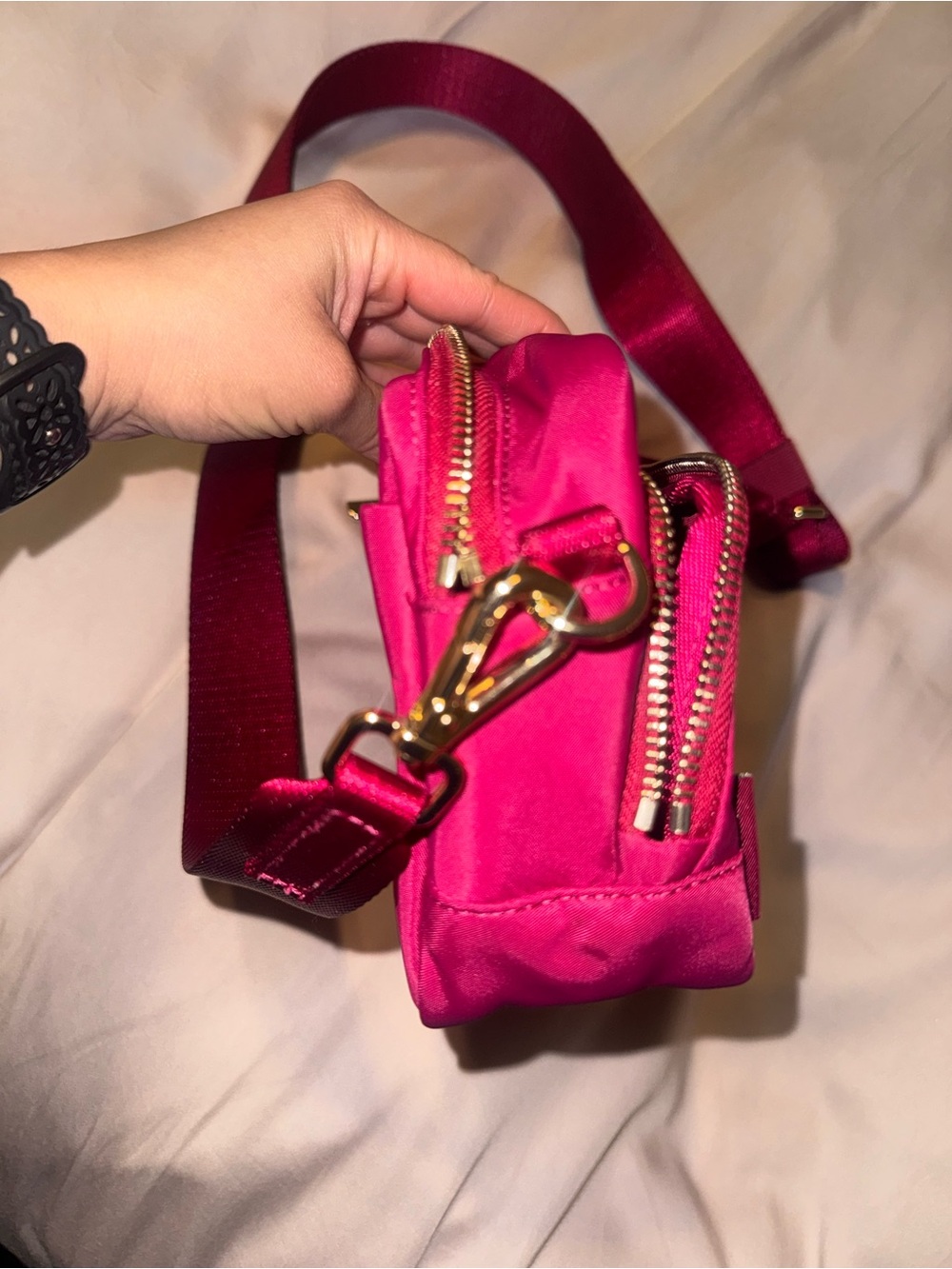 lululemon athletica Everywhere Crossbody Bag Metal Hardware Berry Rumble/GOLD - Picture 12 of 16